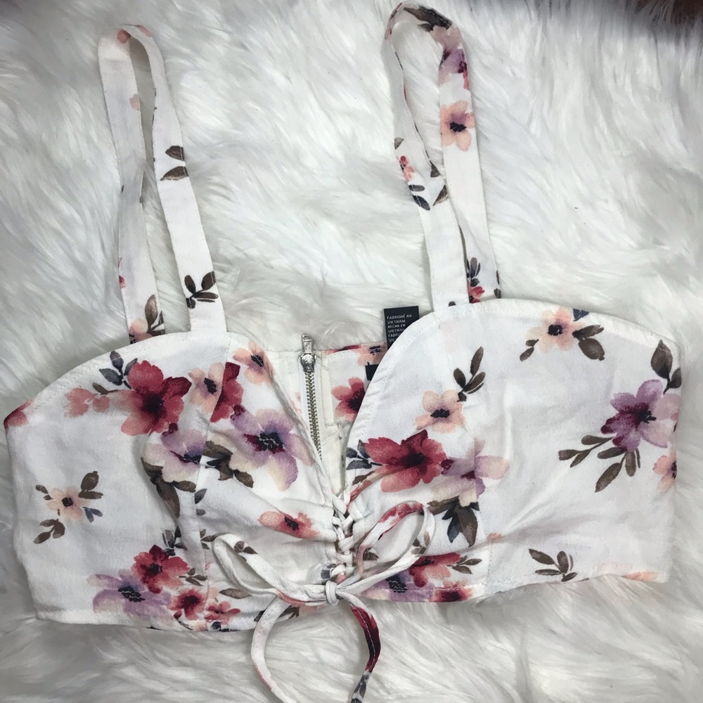 Floral halter cropped top